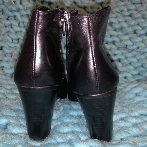 Black heeled booties - Picture 4 of 5
